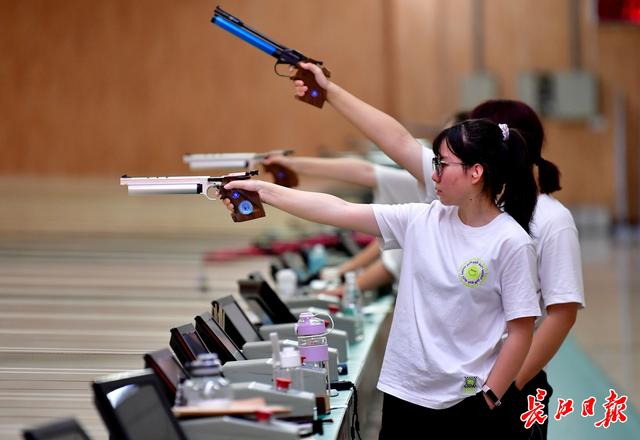 澳客app下载地址-射击比赛过程中,选手淡定应对(射击项目对运动员注意广度的要求)