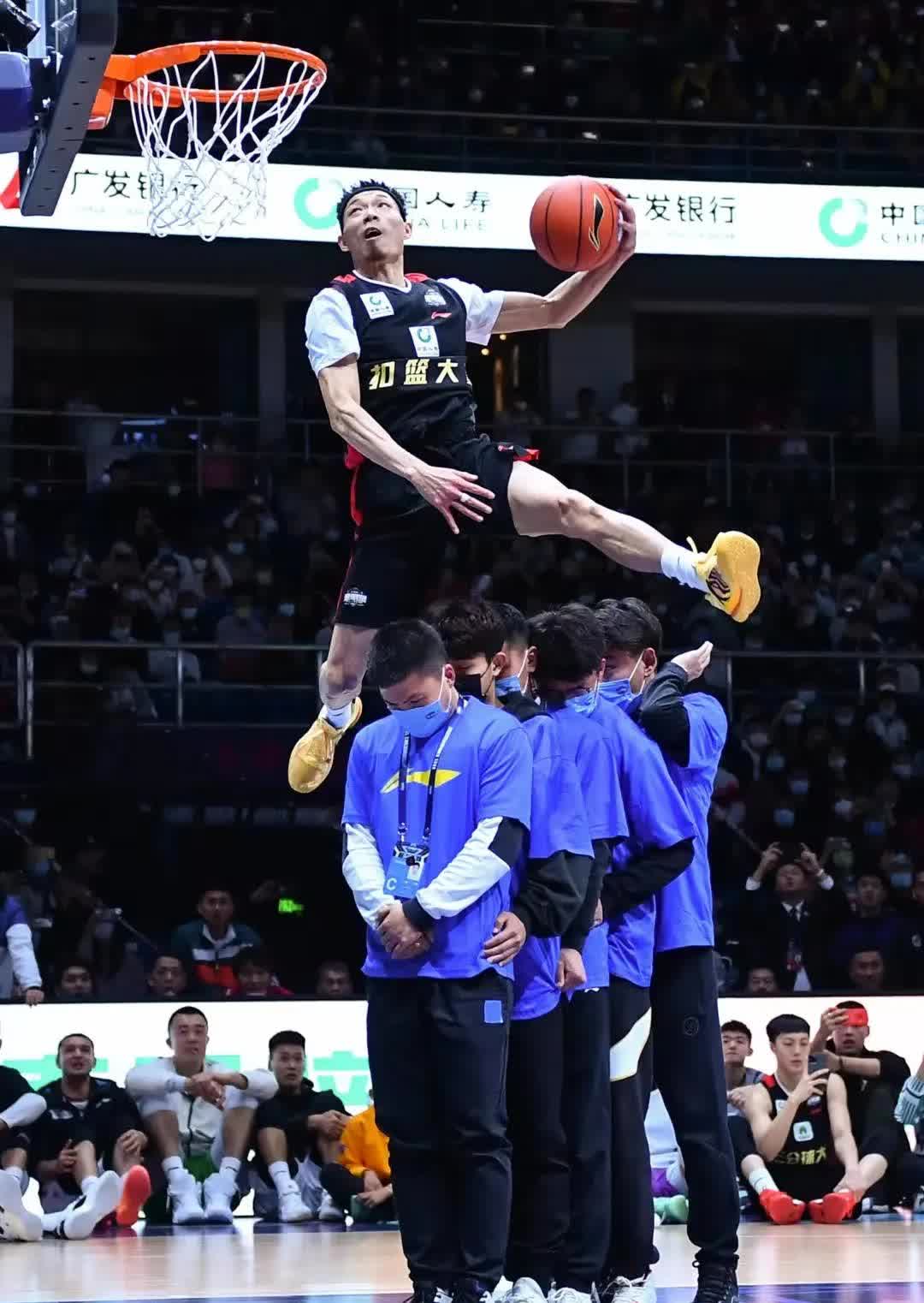 澳客竞技-精彩无限CBA赛场球星大秀功夫