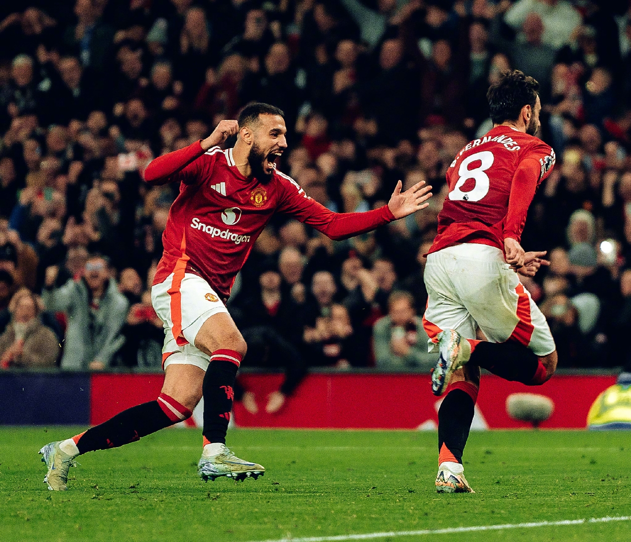 澳客地址-热刺客场输给曼联,英超豪门之间的巅峰对决