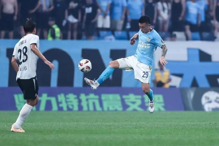 澳客投注-传奇球员发挥精彩,助球队取得连胜