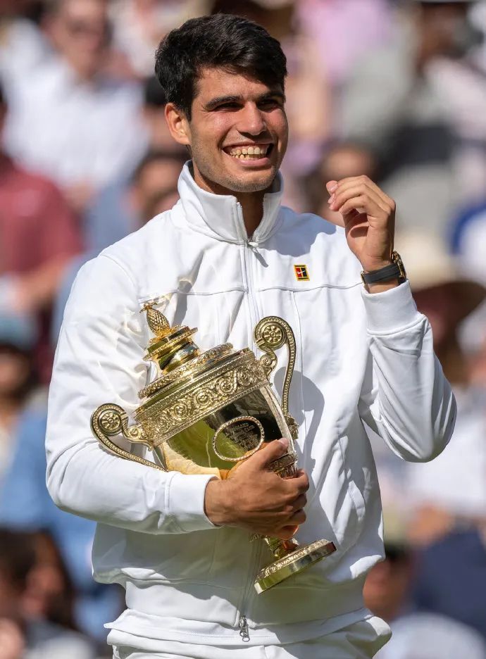 澳客app-西班牙队夺得美洲杯冠军,庆祝活动持续进行