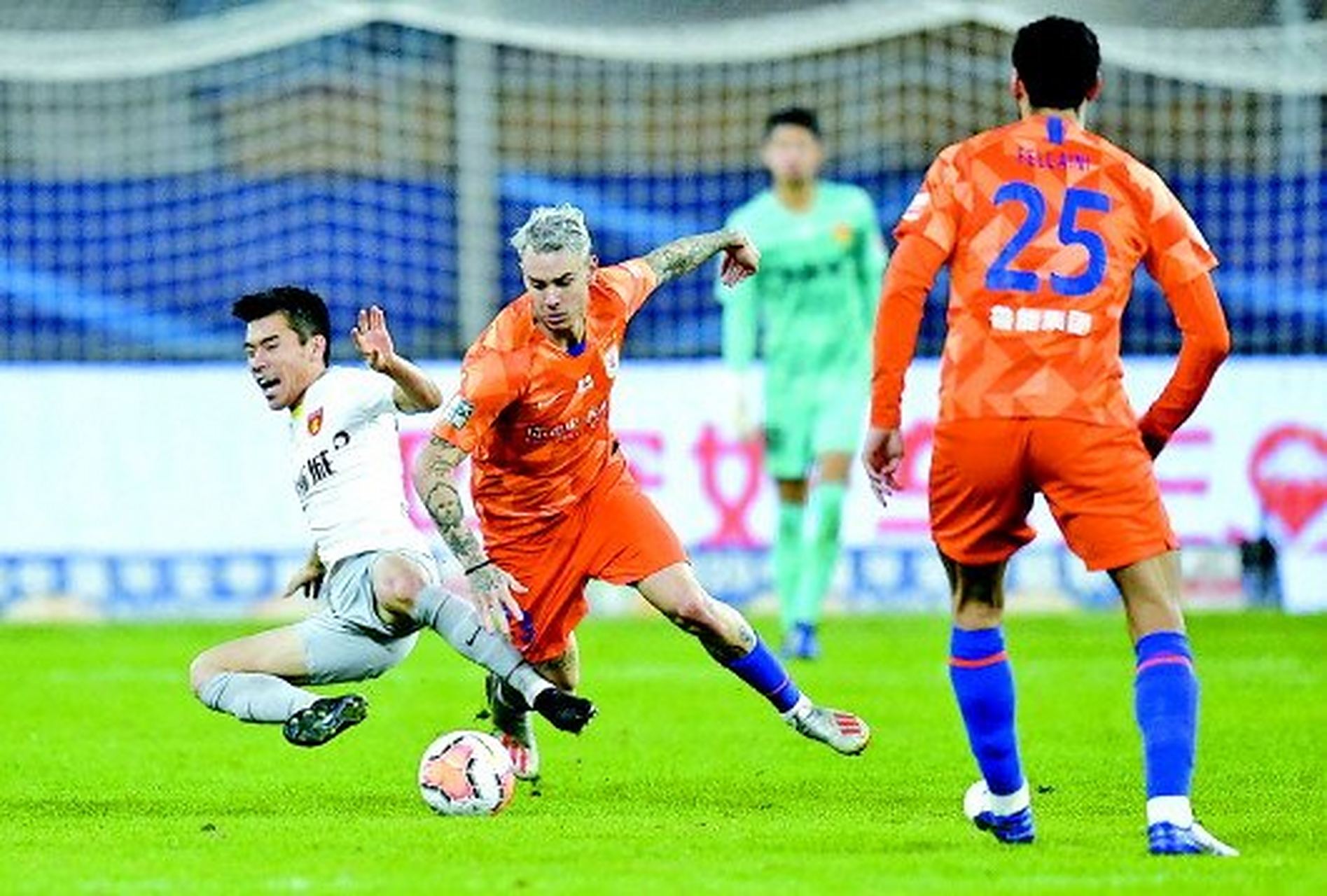 澳客活动-包含山东鲁能击败河北华夏幸福,近期状态火爆的词条