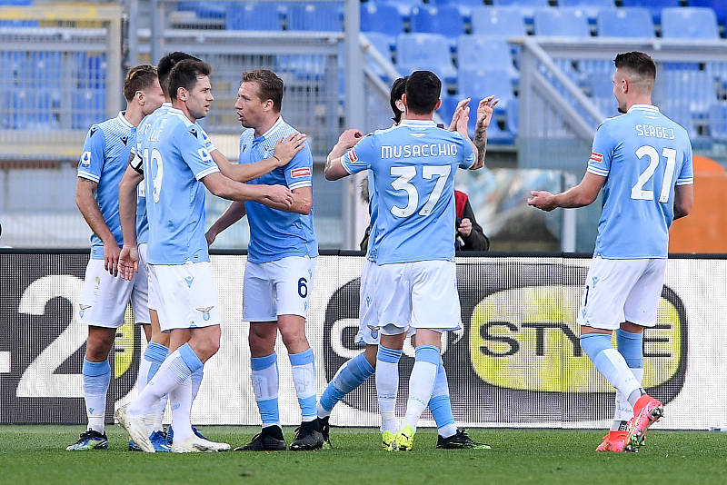 包含摩德纳主场被拉齐奥逼平,保持不败的词条