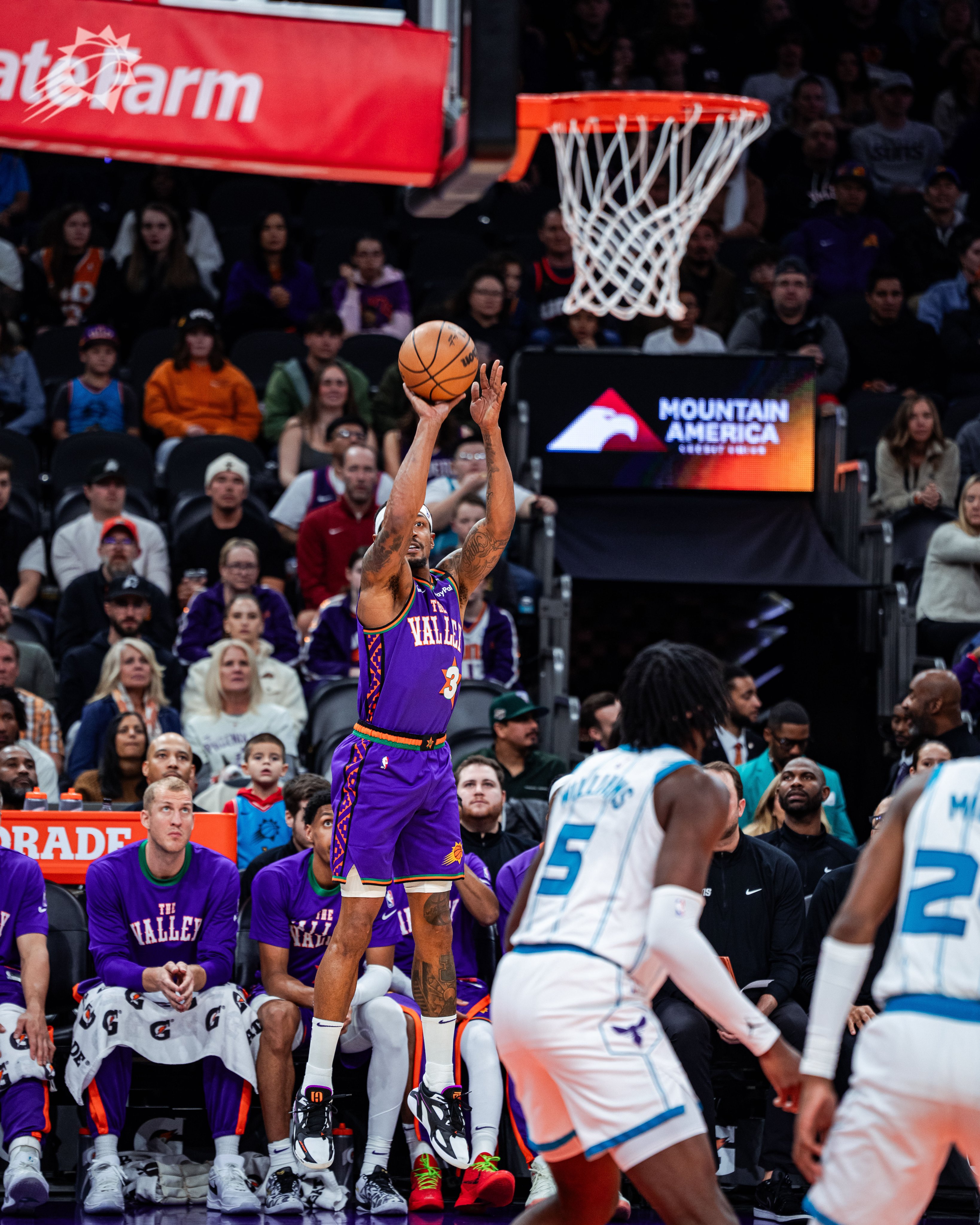 澳客登录入口-黄蜂客场击败老鹰,取得关键胜利